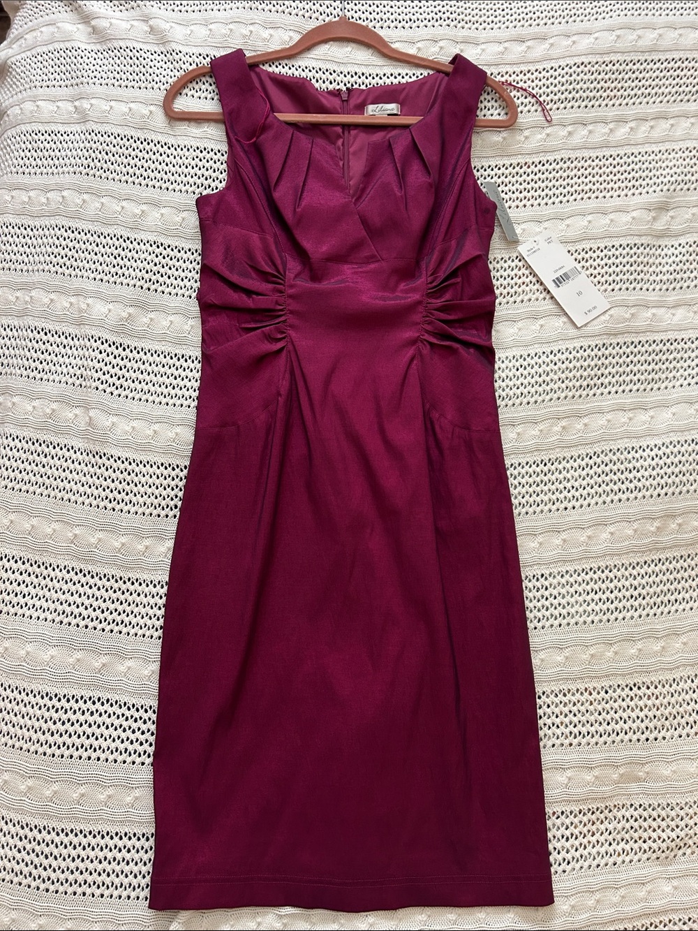 Liliana Sleeveless Midi Dress in Deep Berry